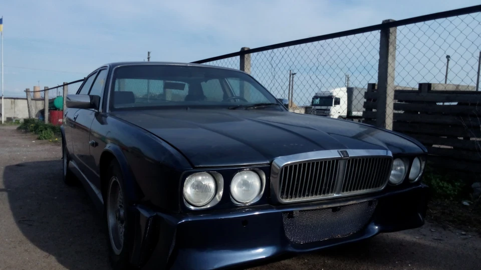 Jaguar XJ6