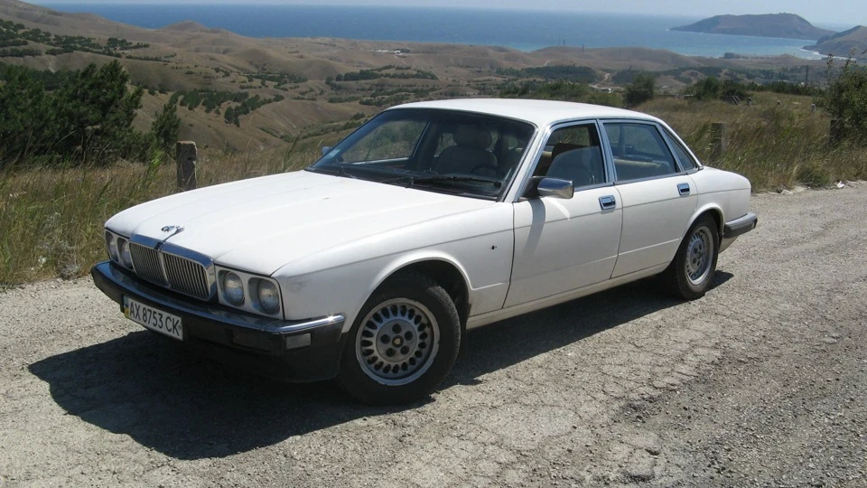 Jaguar XJ6 Білий Котяра