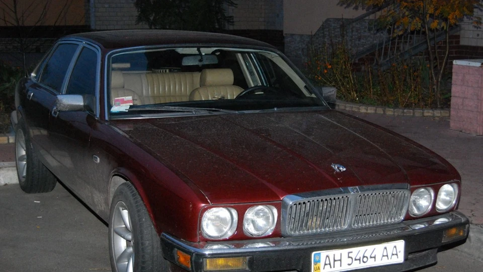 Jaguar XJ6 Пафосна валіза) 4