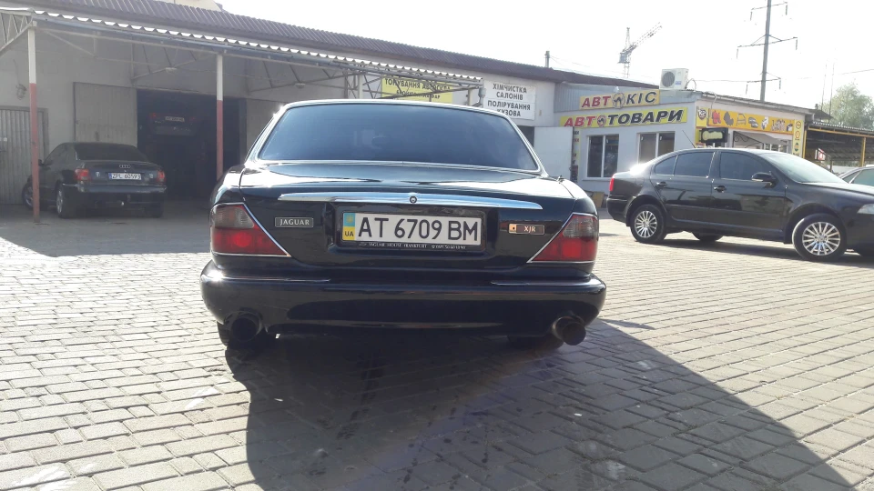Jaguar XJR 4