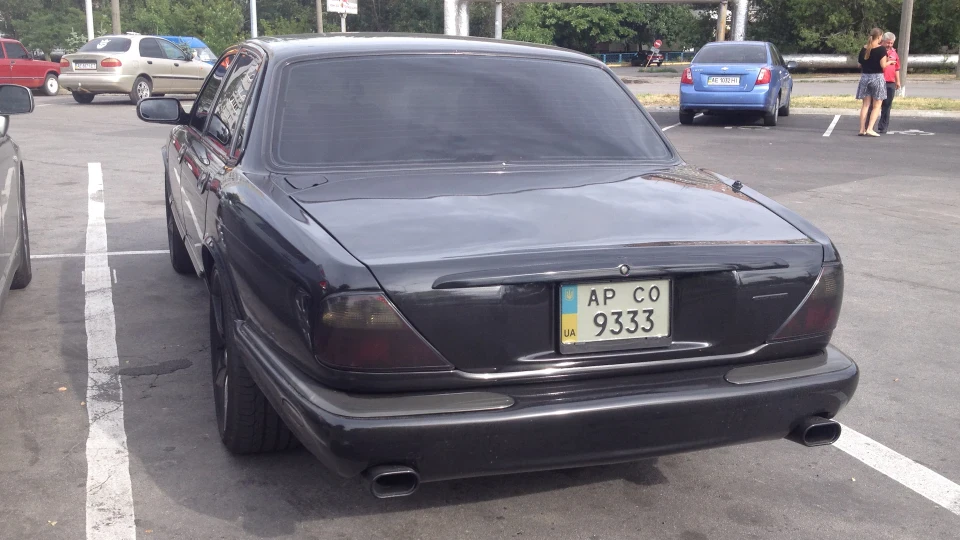 Jaguar XJR "Black Edition" 4