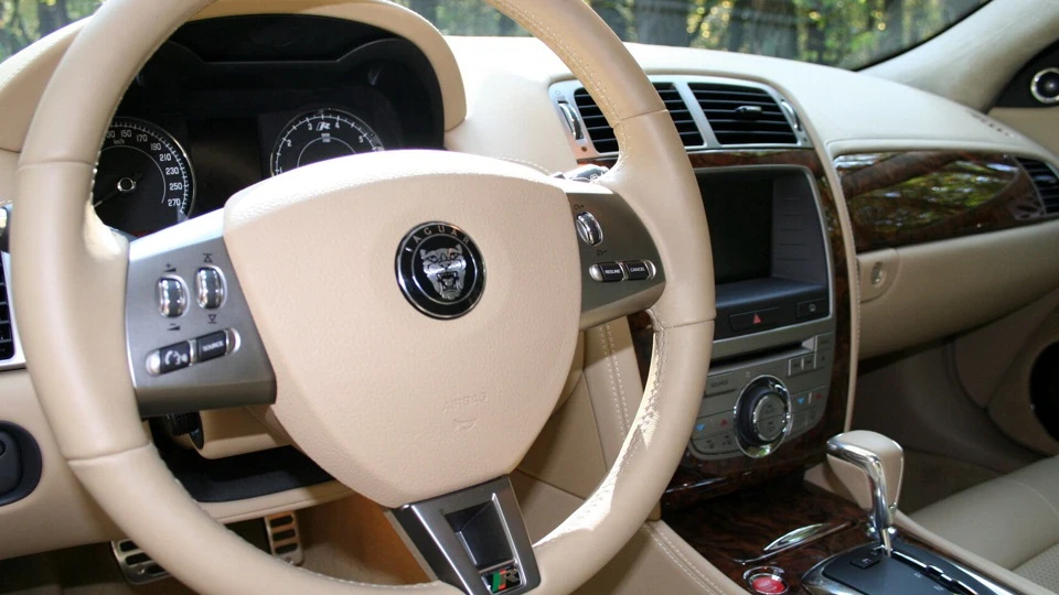 Jaguar XKR