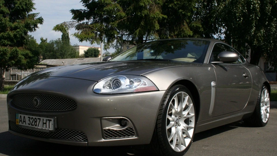 Jaguar XKR 3