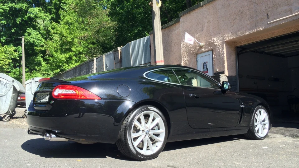 Jaguar XKR