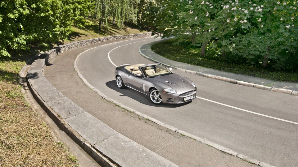 Jaguar XKR Cabrio 2