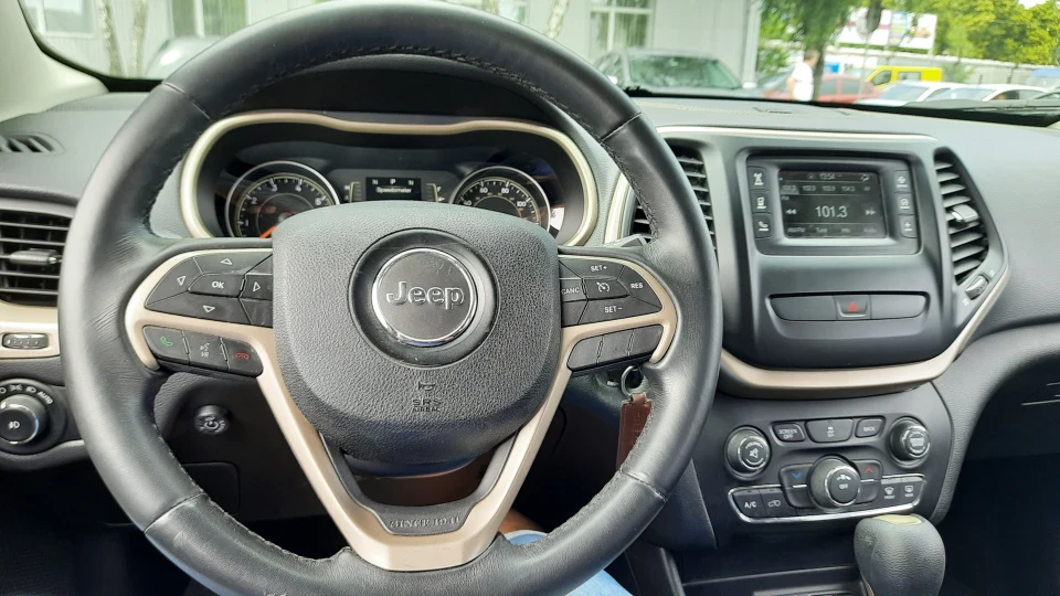 Jeep Cherokee 5