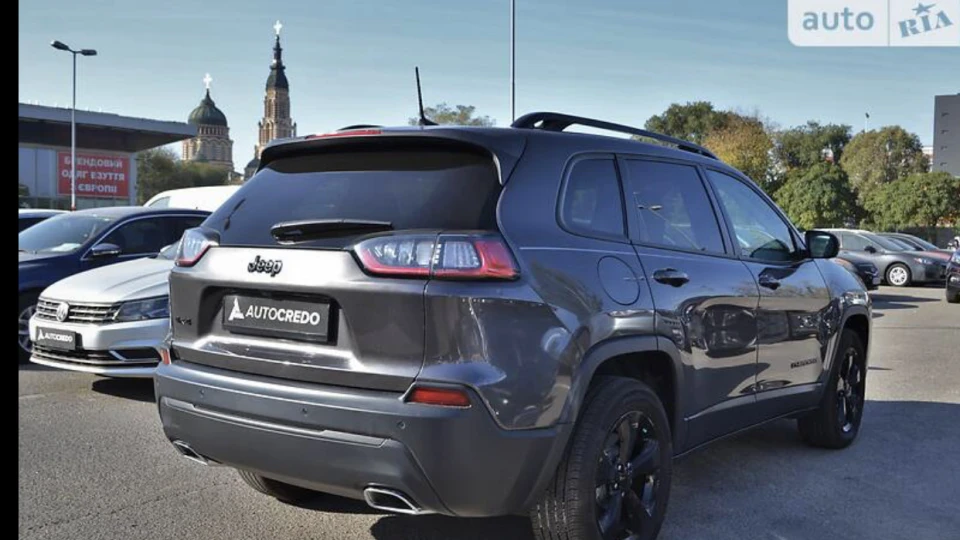 Jeep Cherokee 4