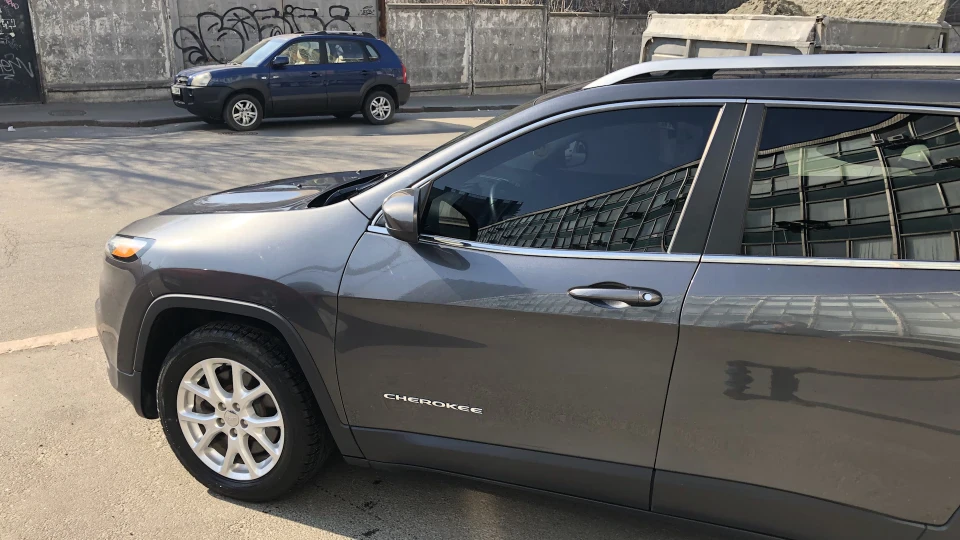 Jeep Cherokee 4