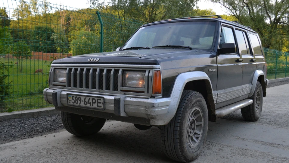 Jeep Cherokee 2.1 Turbo Цегла) 3