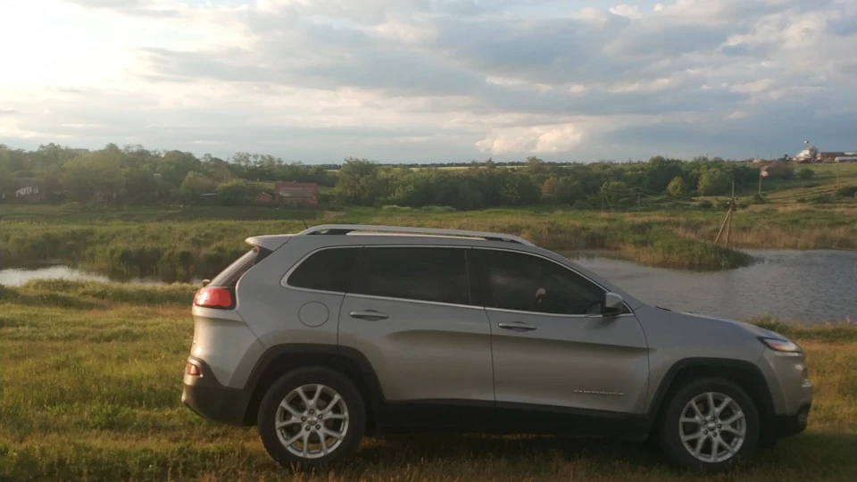 Jeep Cherokee 2.4 2