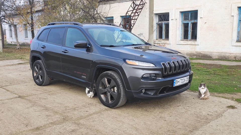 Jeep Cherokee 3.2 2WD 75th anniversary 2