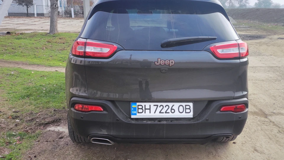 Jeep Cherokee 3.2 2WD 75th anniversary 3