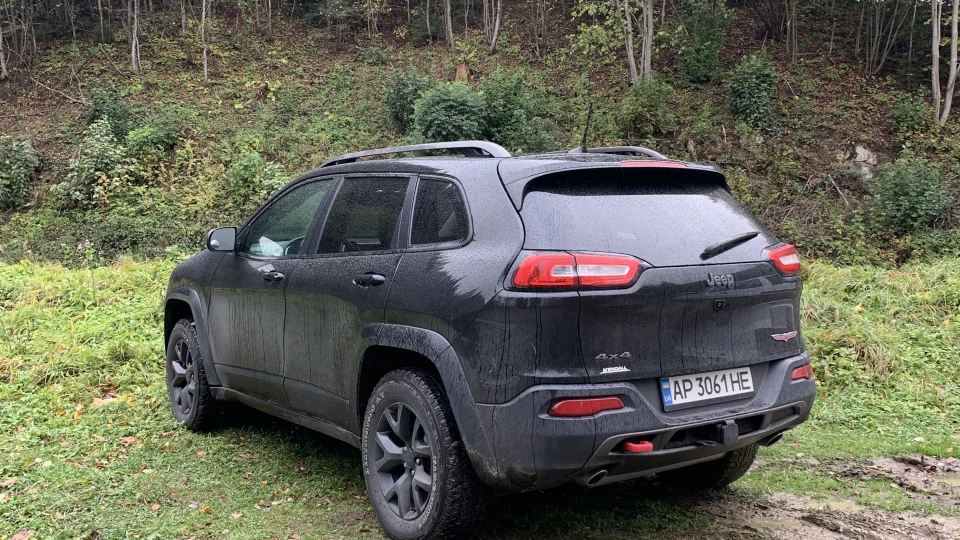 Jeep Cherokee Trailhawk 2017 3.2 -Tank 3