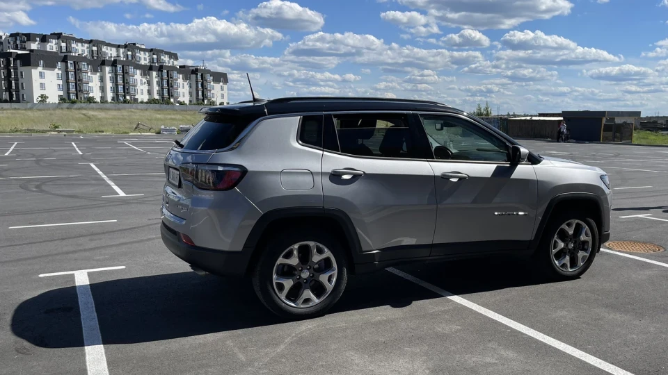 Jeep Compass 4