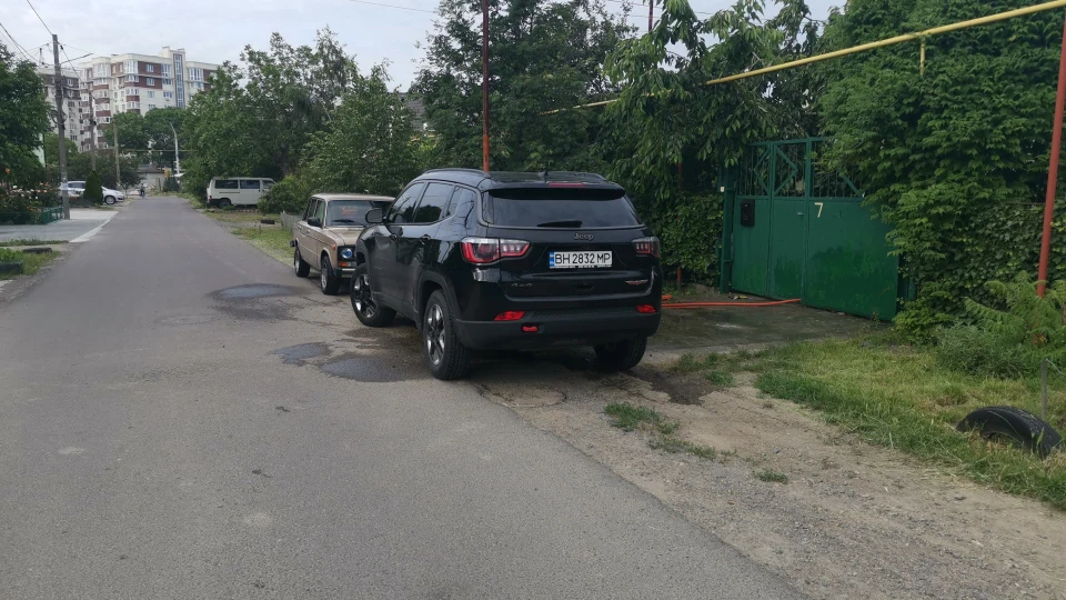 Jeep Compass Чорний на Чорному 3