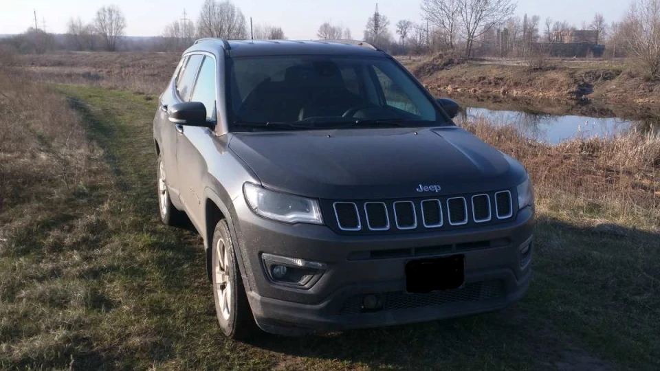 Jeep Compass Колір сірий не помітний 3