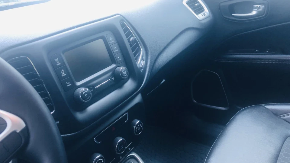 Jeep Compass Latitude 2