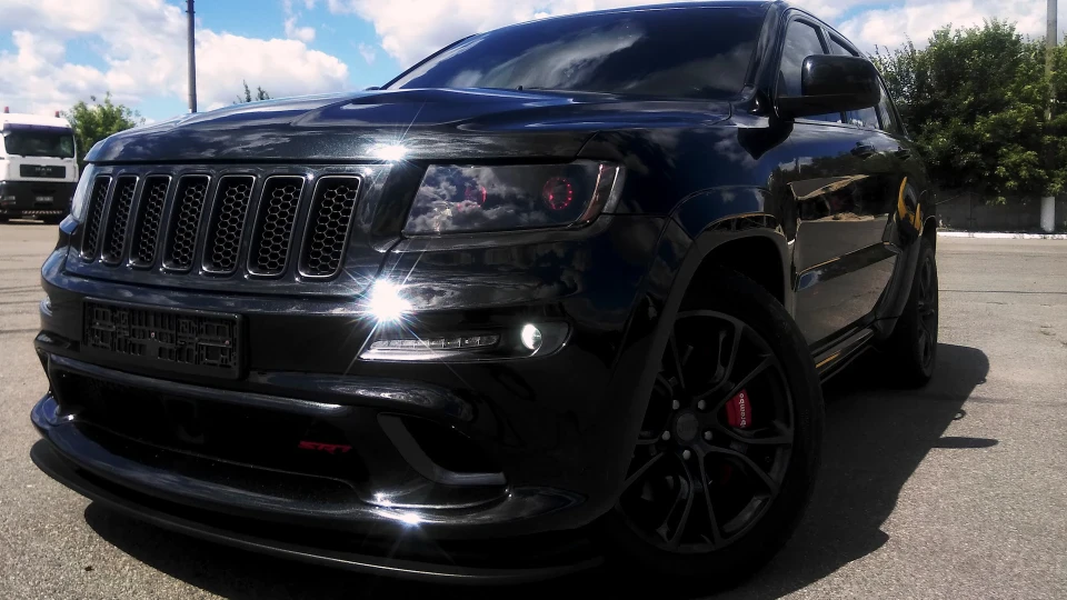 Jeep Grand Cherokee SRT-8 4