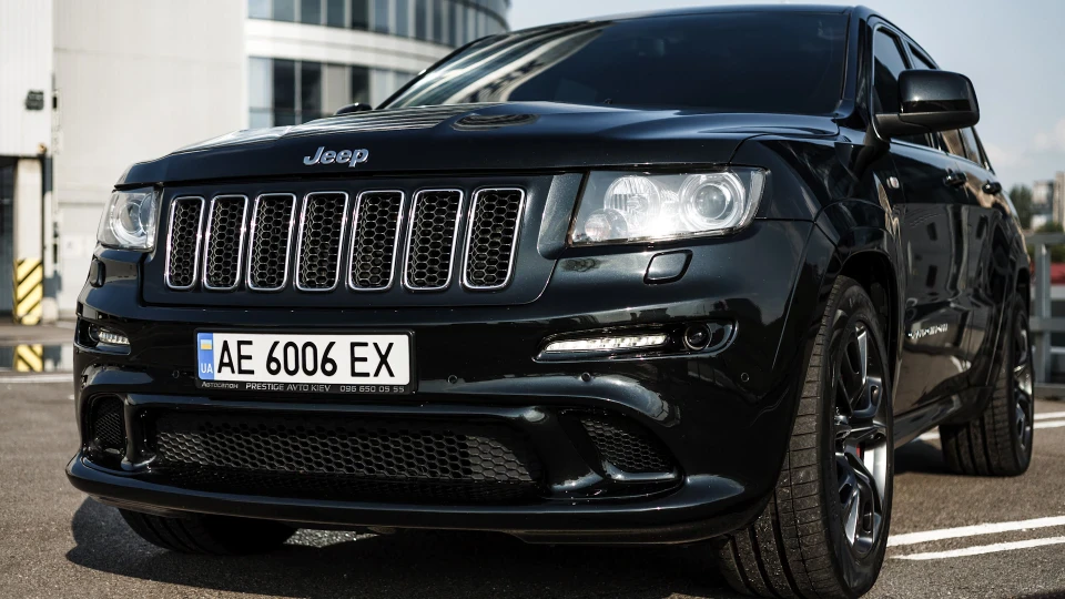 Jeep Grand Cherokee SRT-8 6.4л-SRT-8