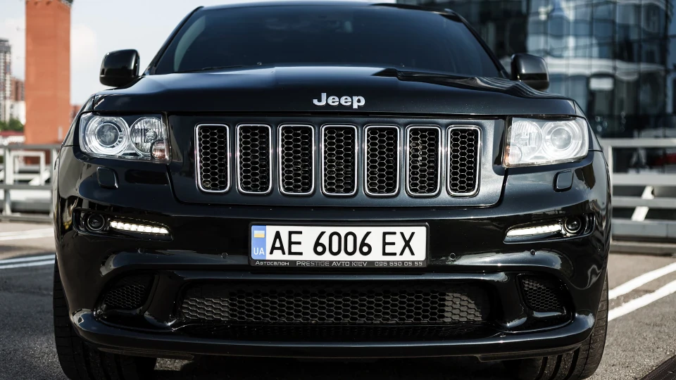 Jeep Grand Cherokee SRT-8 6.4л-SRT-8 2