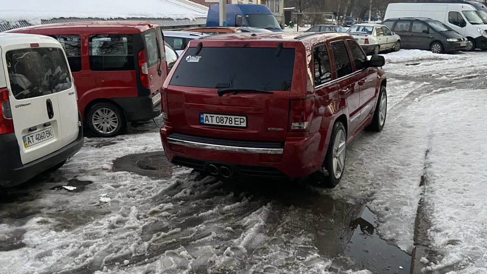 Jeep Grand Cherokee SRT-8 Кріпиш 2