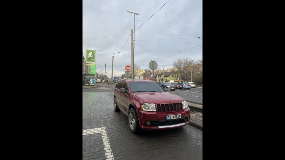 Jeep Grand Cherokee SRT-8 Кріпиш 4