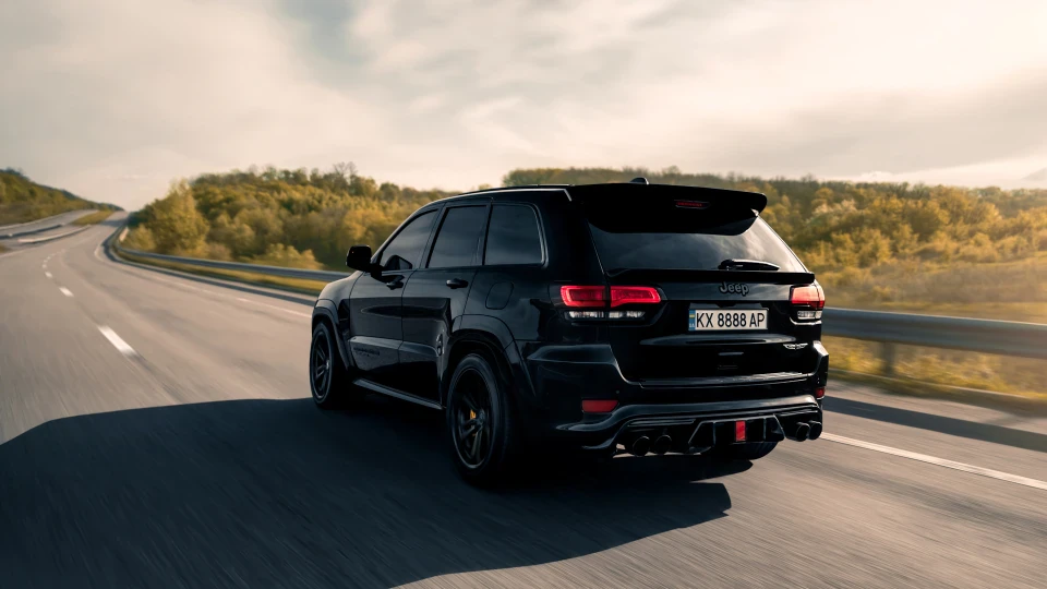 Jeep Grand Cherokee SRT-8 TRACKHAWK 2