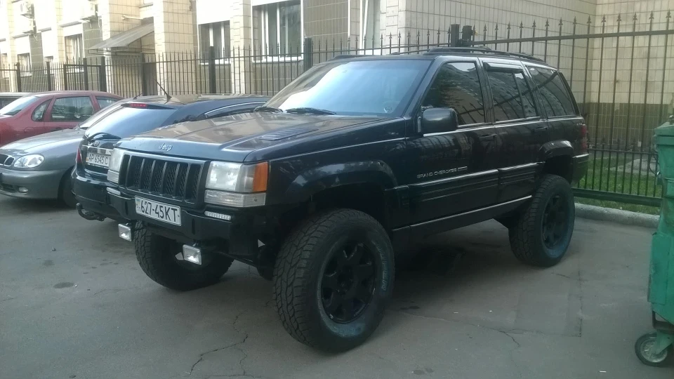 Jeep Grand Cherokee 5.9 Скажені лапи