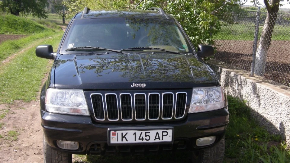 Jeep Grand Cherokee BLACK RAVEN