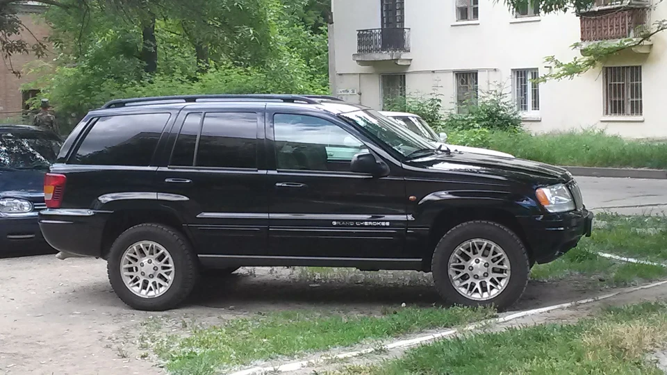 Jeep Grand Cherokee BLACK RAVEN 4