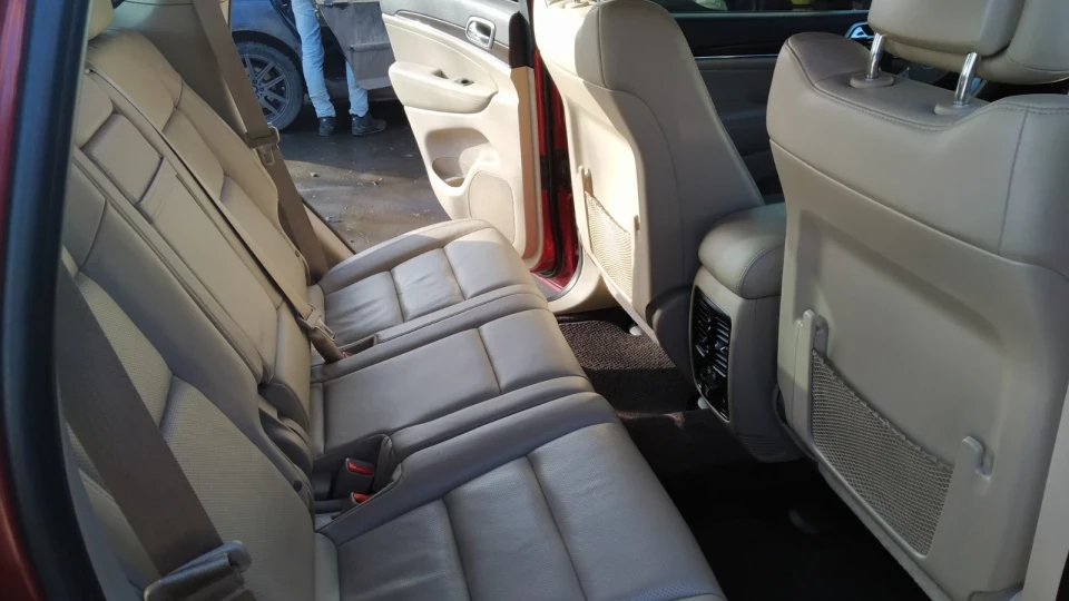 Jeep Grand Cherokee Червоний Носоріг 3