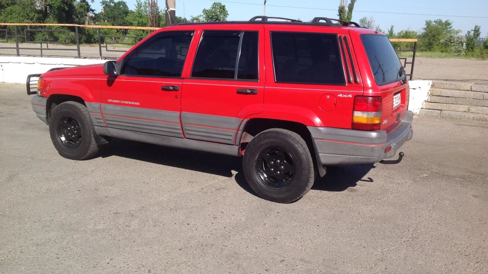 Jeep Grand Cherokee Laredo 4