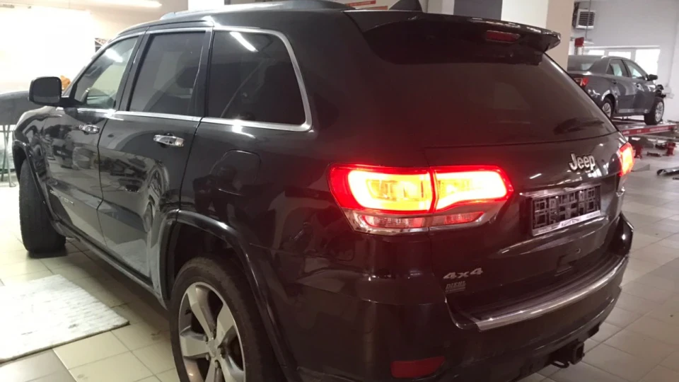Jeep Grand Cherokee Overland 2