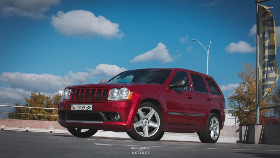 Jeep Grand Cherokee SRT8 2