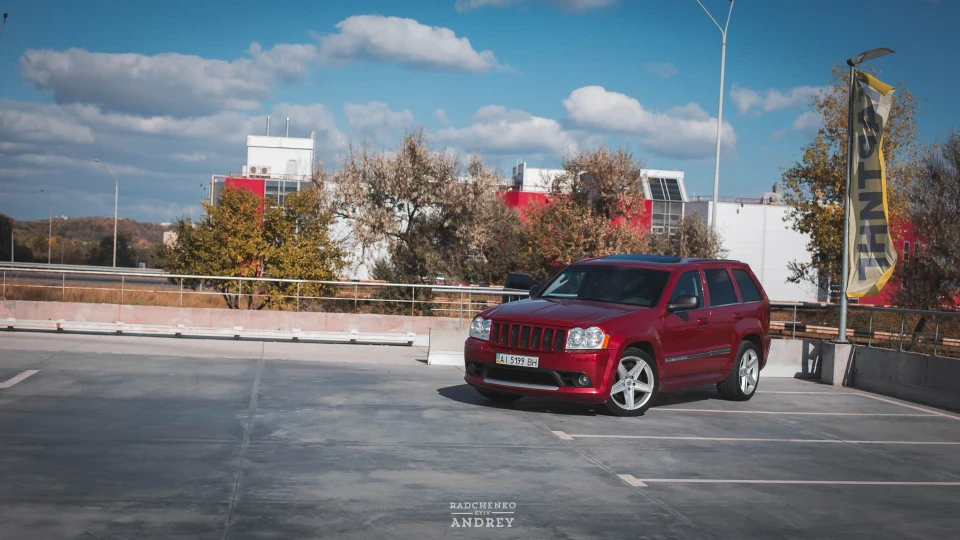 Jeep Grand Cherokee SRT8 4
