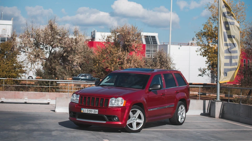 Jeep Grand Cherokee SRT8 5