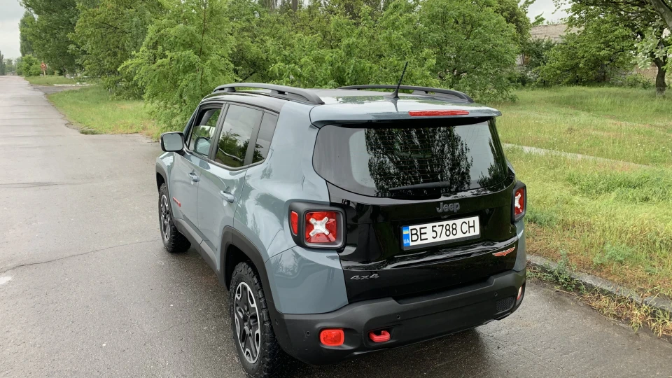 Jeep Renegade 4