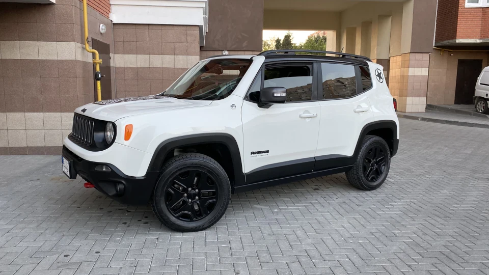 Jeep Renegade Deserthawk