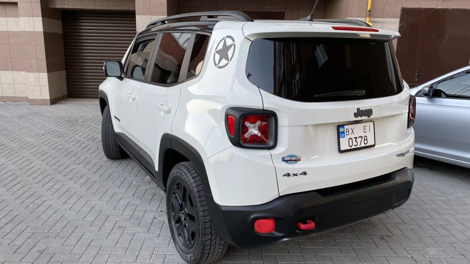 Jeep Renegade Deserthawk 5