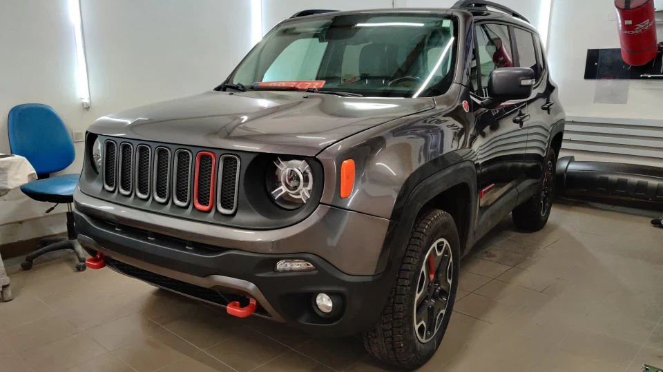 Jeep Renegade Сірий Рогалик 3
