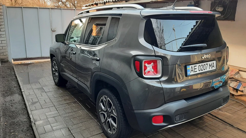 Jeep Renegade Спритний квадрат)