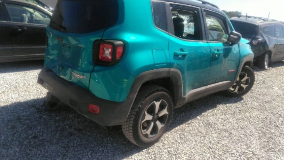 Jeep Renegade Trailhawk Блакитний дурень)