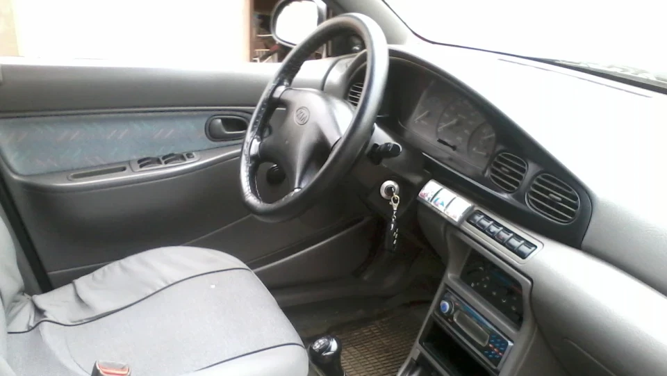 KIA Avella 4