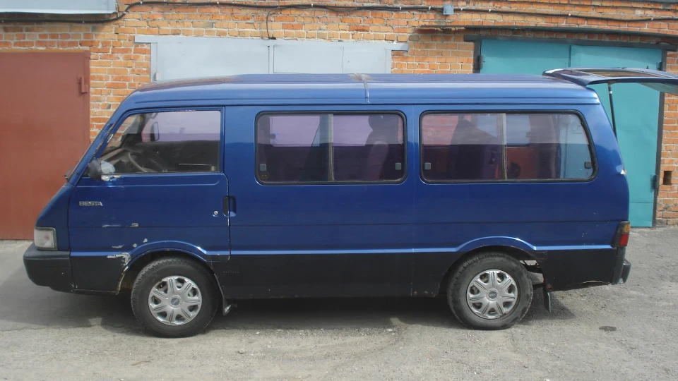 KIA Besta