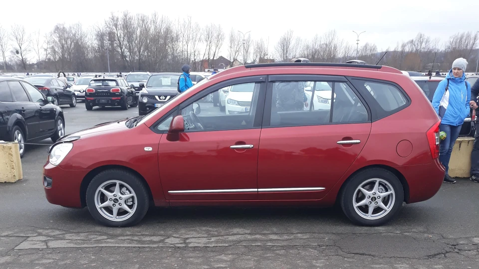 KIA Carens