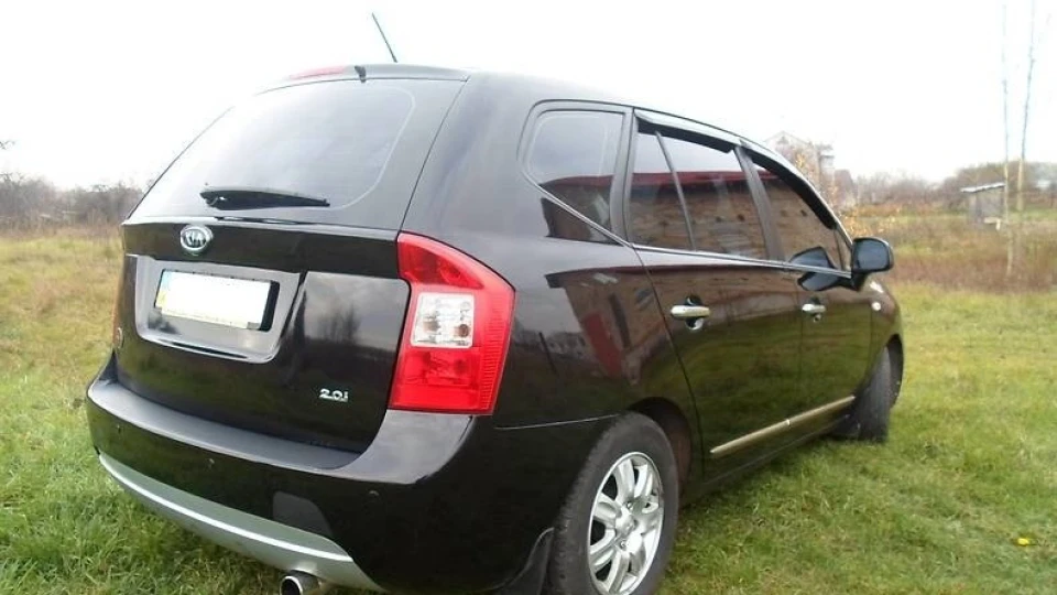 KIA Carens 2