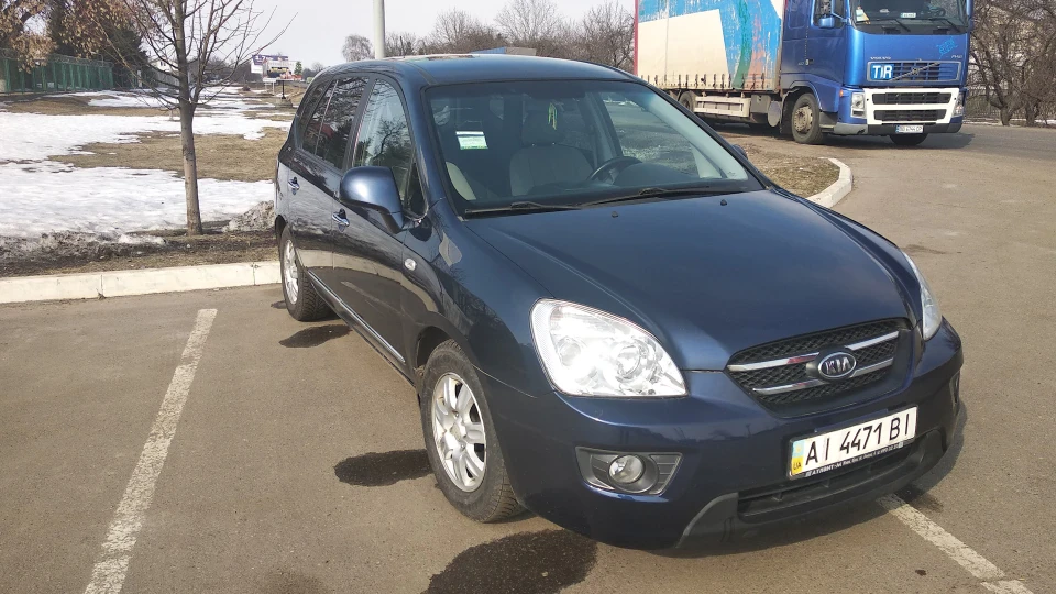 KIA Carens