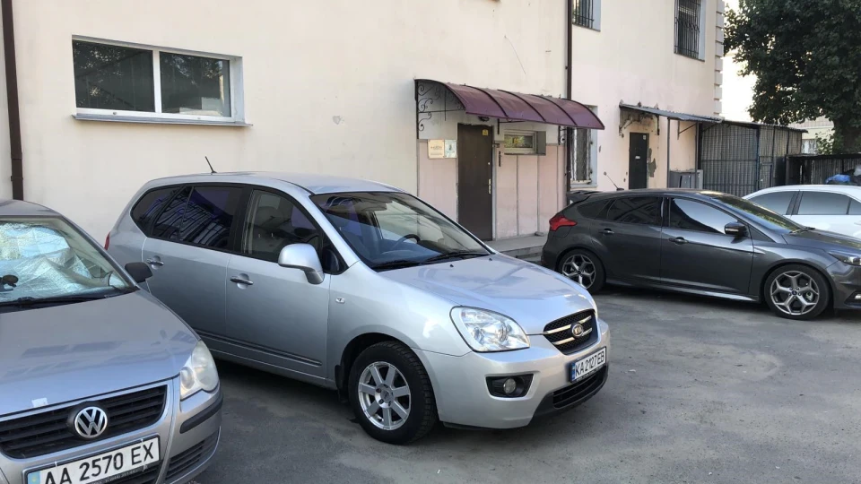 KIA Carens Помічник 2