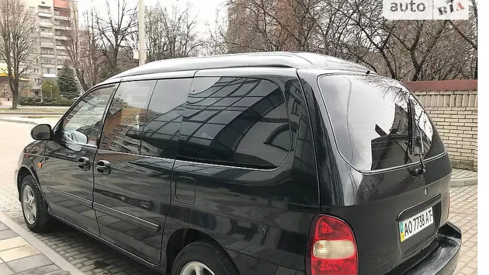 KIA Carnival 3