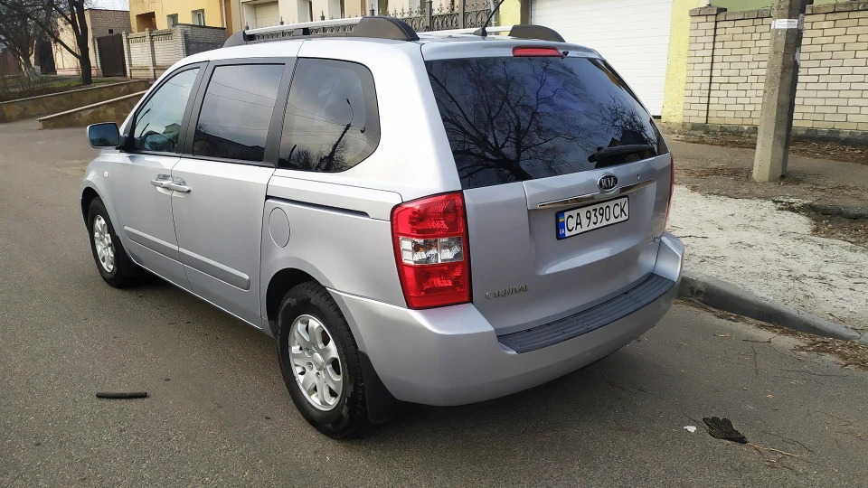 KIA Carnival 2